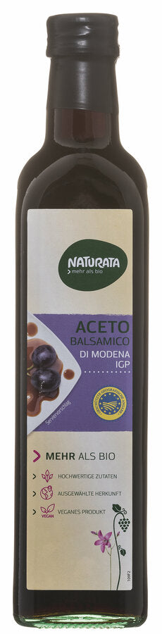 The production of the famous Aceto Balsamico has a centuries -old tradition in the Italian province of Modena. The "king among the edges" is produced using a traditional process and has to mature for many years. Selected ingredients and careful production make this vinegar specialty become a real highlight in home cuisine.