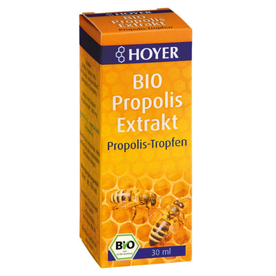 Organic propolis extract drops 30 ml of drip bottle. The honeybees discovered the resin covers of the young buds of deciduous and coniferous trees as a raw material for propolis. Mixed with the body's own secretion, a high -quality natural fabric is created with which our honey bee was able to protect itself to the present day. For daily nutritional supplements and also z. B. suitable for oral care.