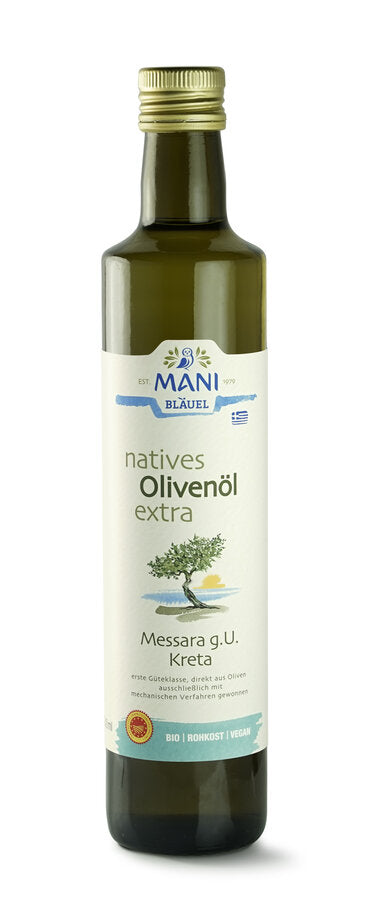 This mani organic olive oil is obtained from Koroneiki olives from the island of Crete. Peasants traditionally cultivate the olive trees and largely Erntesegen by hand. Only mechanically cold is extracted in the oil mills. The fresh, mild fruity organic olive oil is characterized by a pleasant aroma of herbs and wild flowers and a slightly piquant seasoning.
