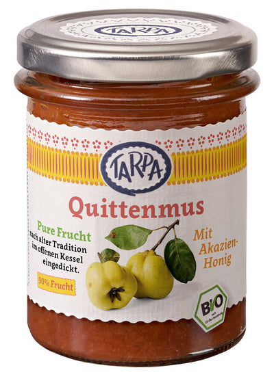 Made in the Manufaktur of Tarpa. The full ripe quinces are thickened in open boilers. It is crucial for the quality of the muses that the fruits are only Erntesegen when they are fully mature - only in this way the full aroma unfolds.