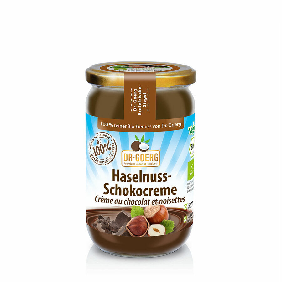 A pleasure for the whole family: our 100 % vegan, industrial sugar and palm oil-free organic-hazelnut chocolate cream is the ideal spread for every breakfast roll, bread or croissant. With its wonderfully nutty and chocolate-like recipe, it is also suitable for making sweet prices, as an ingredient in pastries or as a biscuit filling, in muesli or porridge, in smoothies, chocolate shakes or simply enjoying pure and much more!