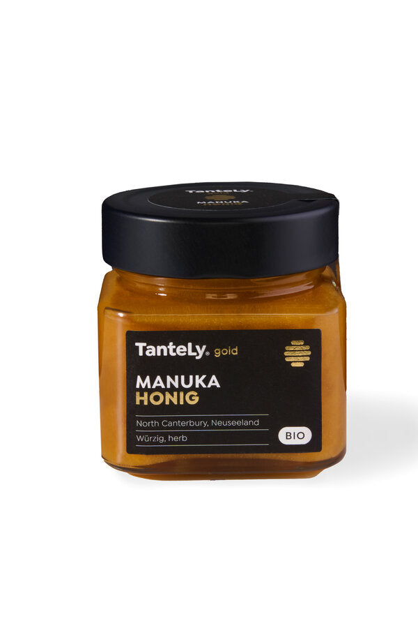 For the noble, red-brown manuka honey, the bees collect the nectar of the South Seaemyrt native to New Zealand. An intense honey with an unmistakable Herb-spicy taste and a fine creamy consistency is created.