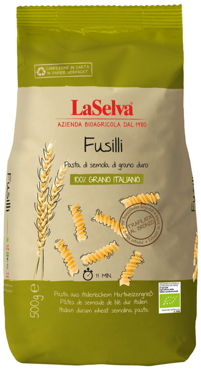 Pasta exclusively from durum wheat semolina from Italian organic cultivation. According to traditional processes, the dough of durum wheat and water is slowly pressed and with high pressure by bronze hole slices.