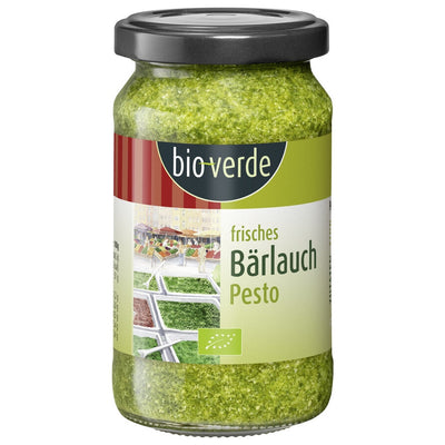The organic verde Pesto can be used in a variety of ways in the kitchen. In addition to the perfect use as a pasta sauce, it tastes excellent with white bread as a starter, serves as the basis for a herbal salad sauce or to season soups and vegetables