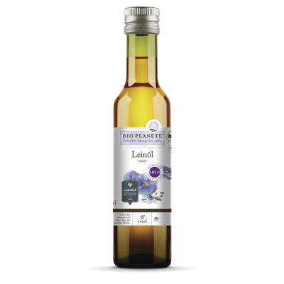 Linseed oil is rich in polyunsaturated fatty acids. In particular, only a few other oils reach its high proportion of Omega 3 fatty acids. It is freshly pressed and packed into a light protection bottle under a protective atmosphere (nitrogen).