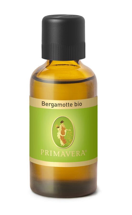 The essential oil of the bergamot is a wonderful light loving oil in dark times. His fruity-hero fragrance lively, gives lightness and has a strong mood. Therefore, the essential oil is very successful in aromatherapy in the event of mood swings and emotional, psychological stress. It supports bright spots again in depression and burn-out and has a very calming effect on the central nervous system.