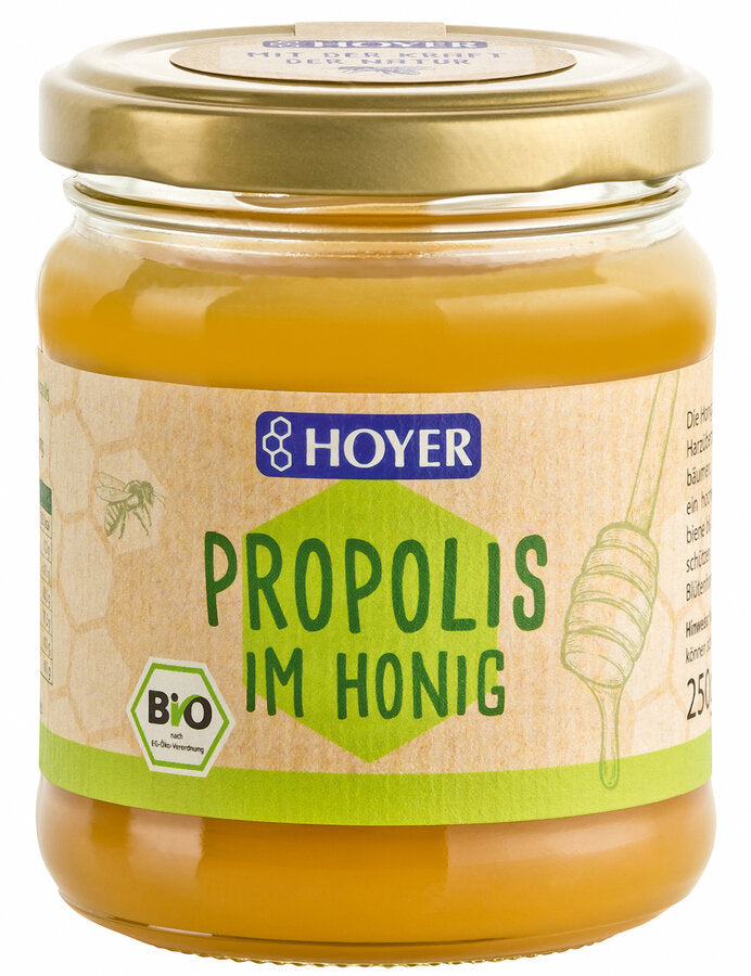Flower honey with propolis extract The honeybees discovered the resin covers of the young buds of deciduous and conifers as raw materials for propolis. Mixed with the body's own secretion, a high -quality natural fabric is created with which our honey bee was able to protect itself to the present day. Propolis gives this high -quality blossom honey its typical taste.